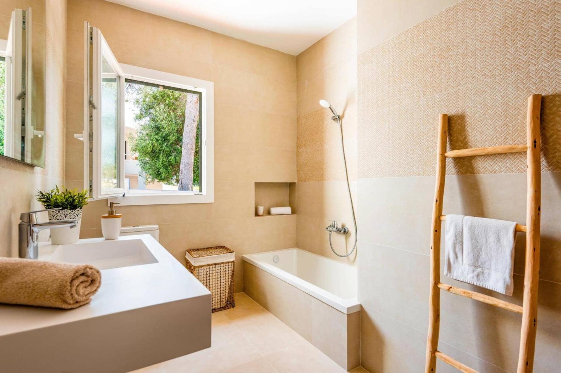 Villa Jose Blanc By Villa Plus Cala Blanca  Bagian luar foto